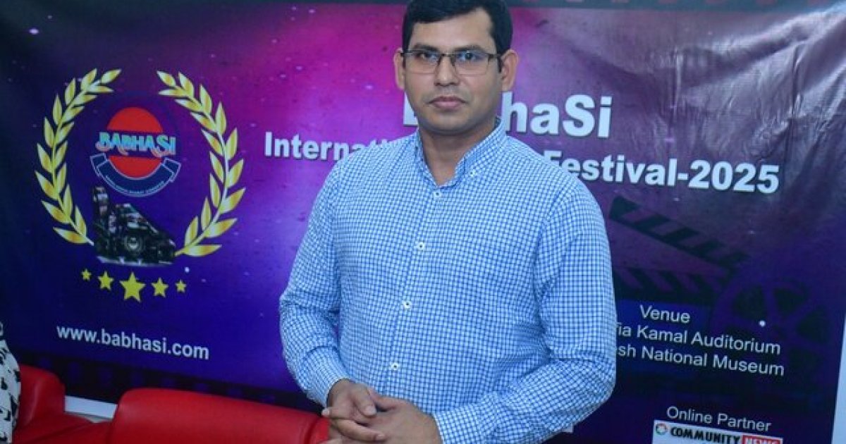 Jahidul Islam adjudicates at Babhasi festival