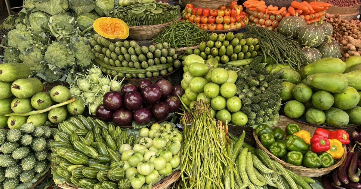 Vegetable prices stay high in Dhaka kitchen markets; chicken prices drop