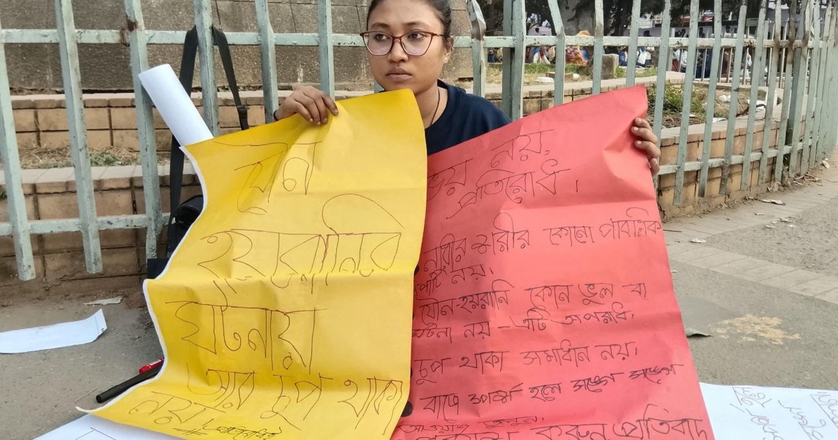 Woman holds solo protest at DU after harassment on bus