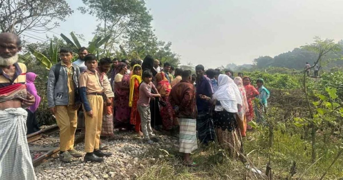 Woman, two children killed after jumping in front of train in Gazipur