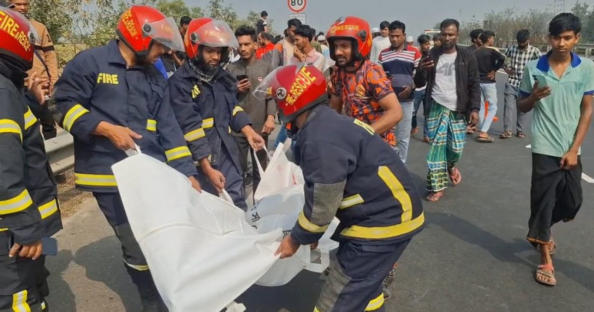 Two motorcyclists killed on Dhaka-Mawa Expressway