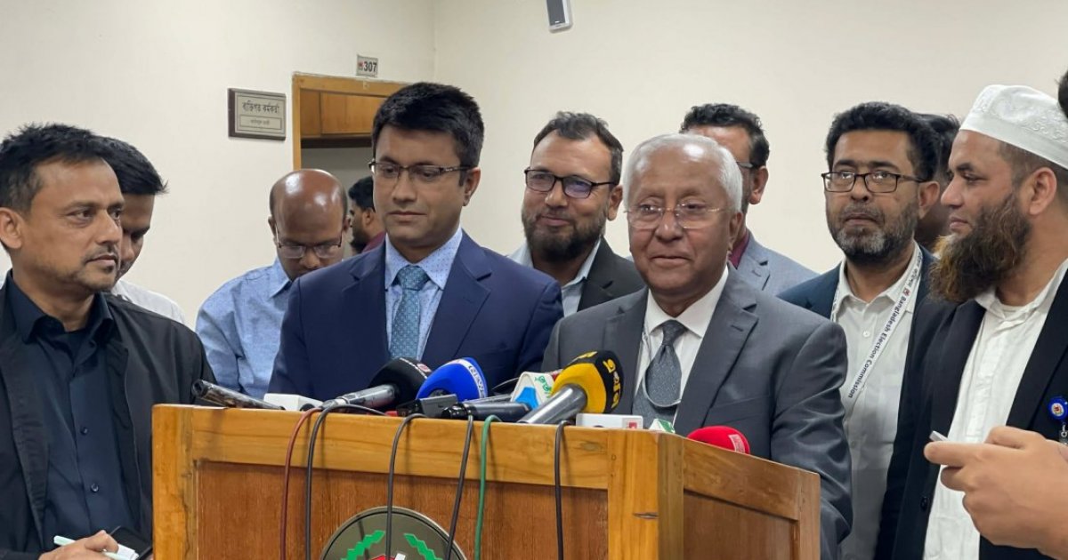 EC secretary: Mobile phones allowed inside polling stations