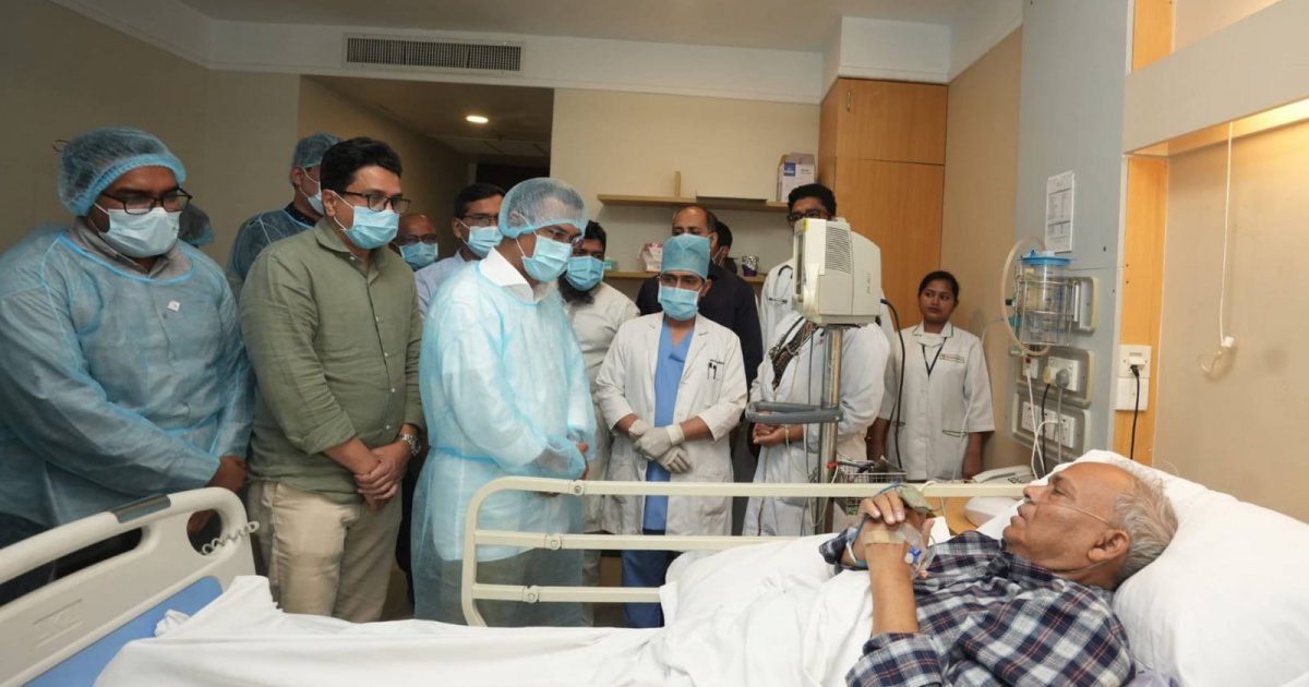 লন্ডনে তরিক রহমানের অসুস্থ রিজভি আহমেদের সাথে দেখা