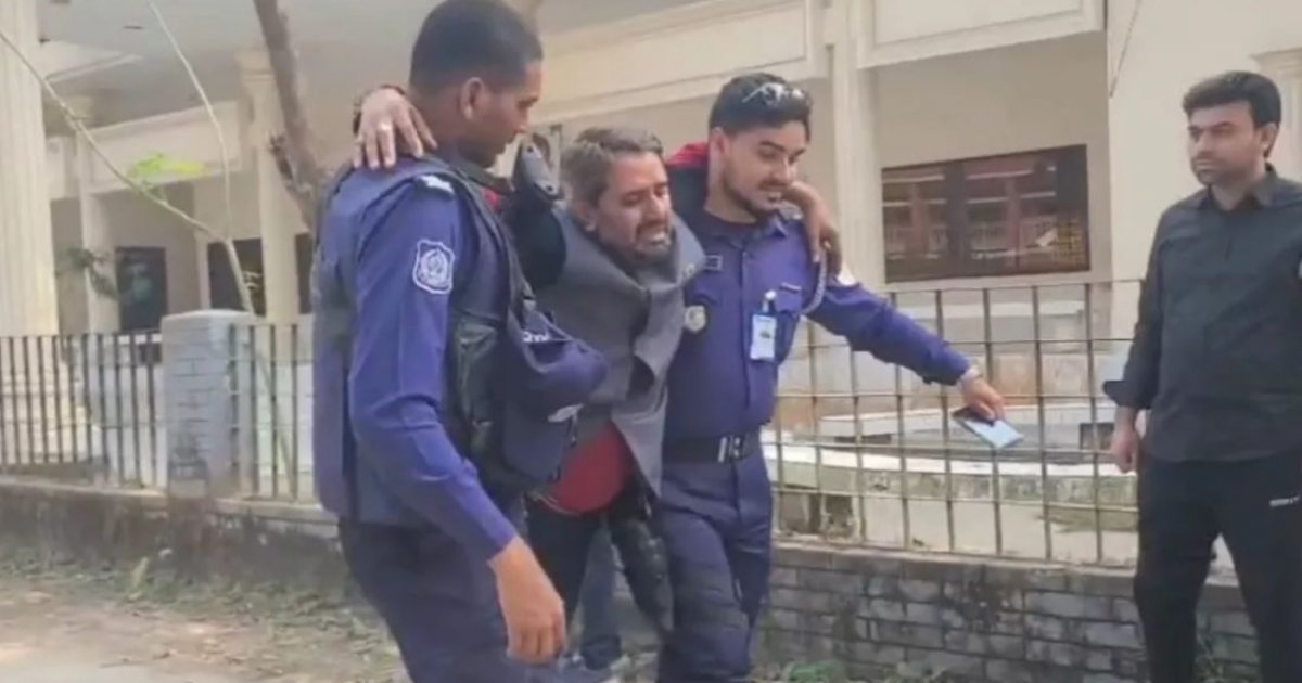 ভোলায় ভোটকেন্দ্রে বোমা বিস্ফোরণ, ব্যালট পেপার ছিনতাই, ভোট স্থগিত