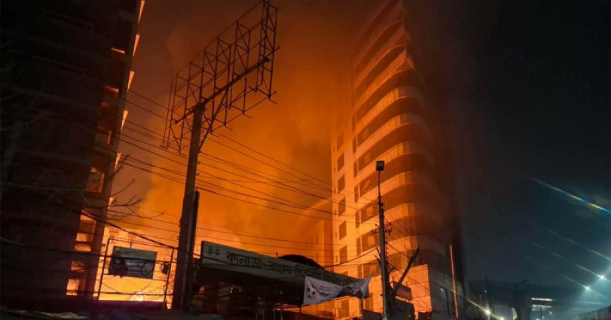 Fire breaks out at Karwan Bazar garage