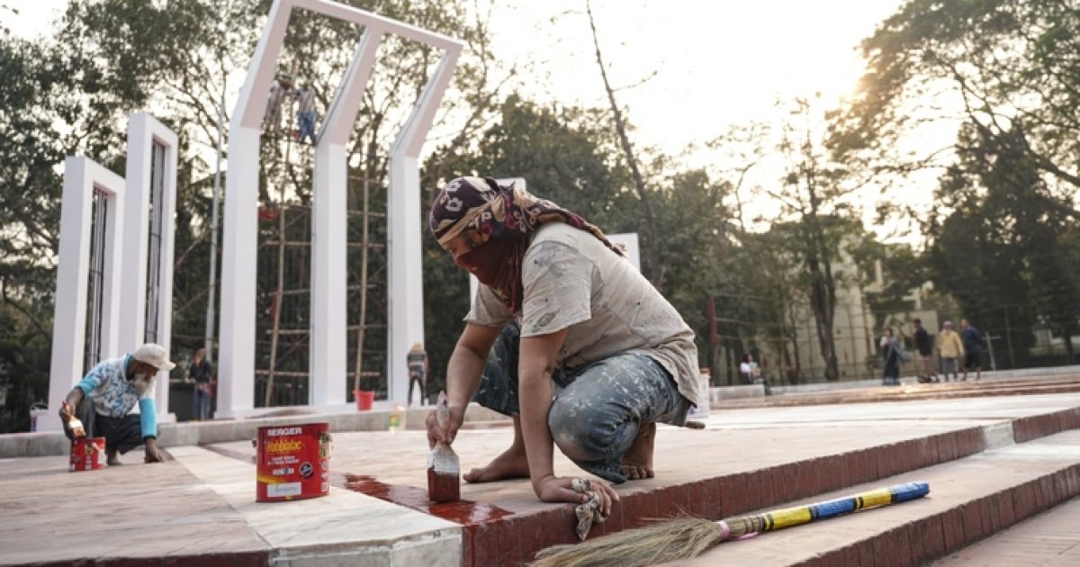 Final preparations underway at Central Shaheed Minar ahead of Feb 21