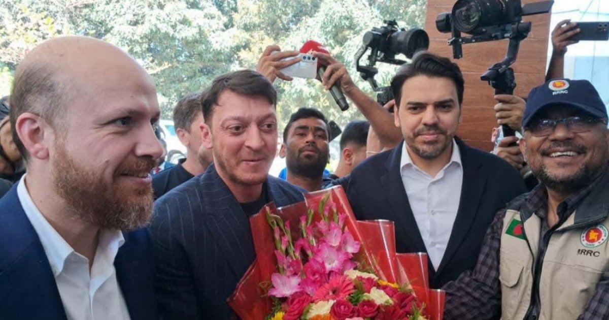 Ozil-Bilal Erdoğan share iftar with Rohingya refugees, call for increase int’l aid