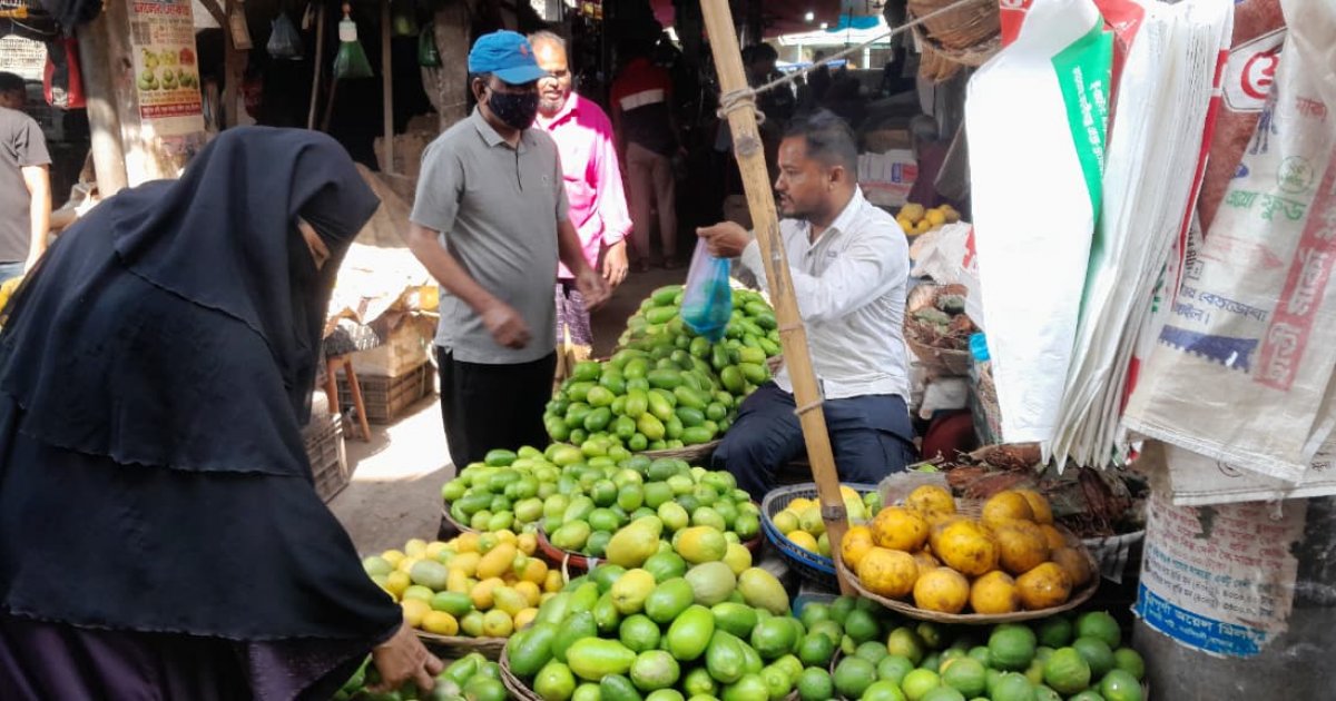 Lemon prices surge in Moulvibazar at start of Ramadan