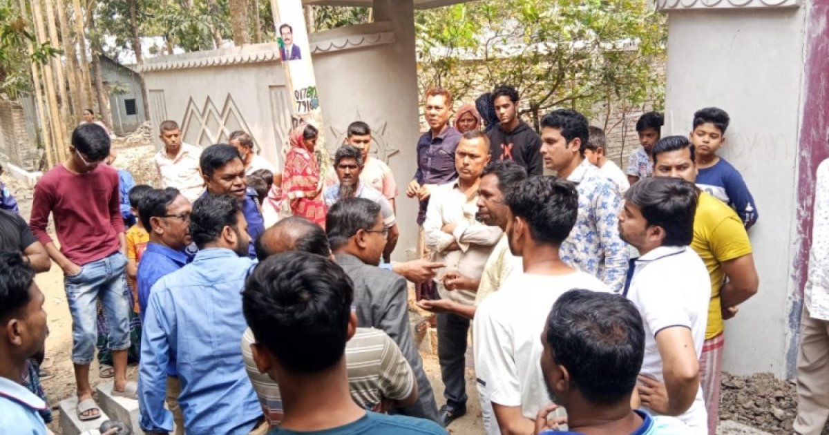 Local people stage demo over alleged irregularities in road construction in Faridpur