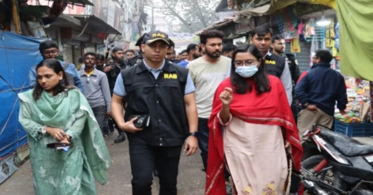 রমজানে বাজার মনিটরিং: র্যাবের মোবাইল কোর্টে জরিমানা ও গুদাম সিল