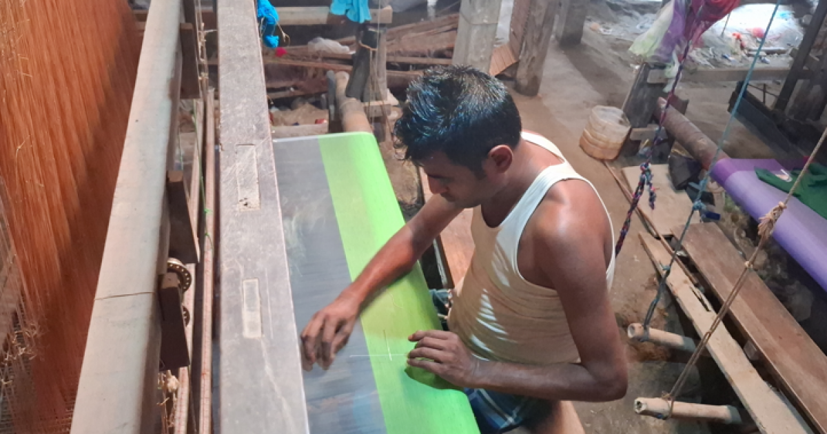 Tangail weavers busy ahead of Eid and Pahela Baishakh