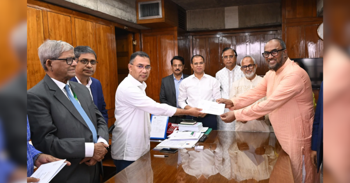 ঈদ উপলক্ষে প্রধানমন্ত্রীর উপহার: ১২ সিটি কর্পোরেশনের প্রতিটি পরিচ্ছন্নতাকর্মী পাচ্ছেন ৫ হাজার টাকা