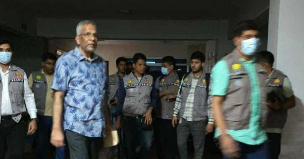 ডিবি'র রাতের অভিযানে গ্রেপ্তার সাবেক ডিজিএফআই প্রধান শেখ মামুন খালেদ