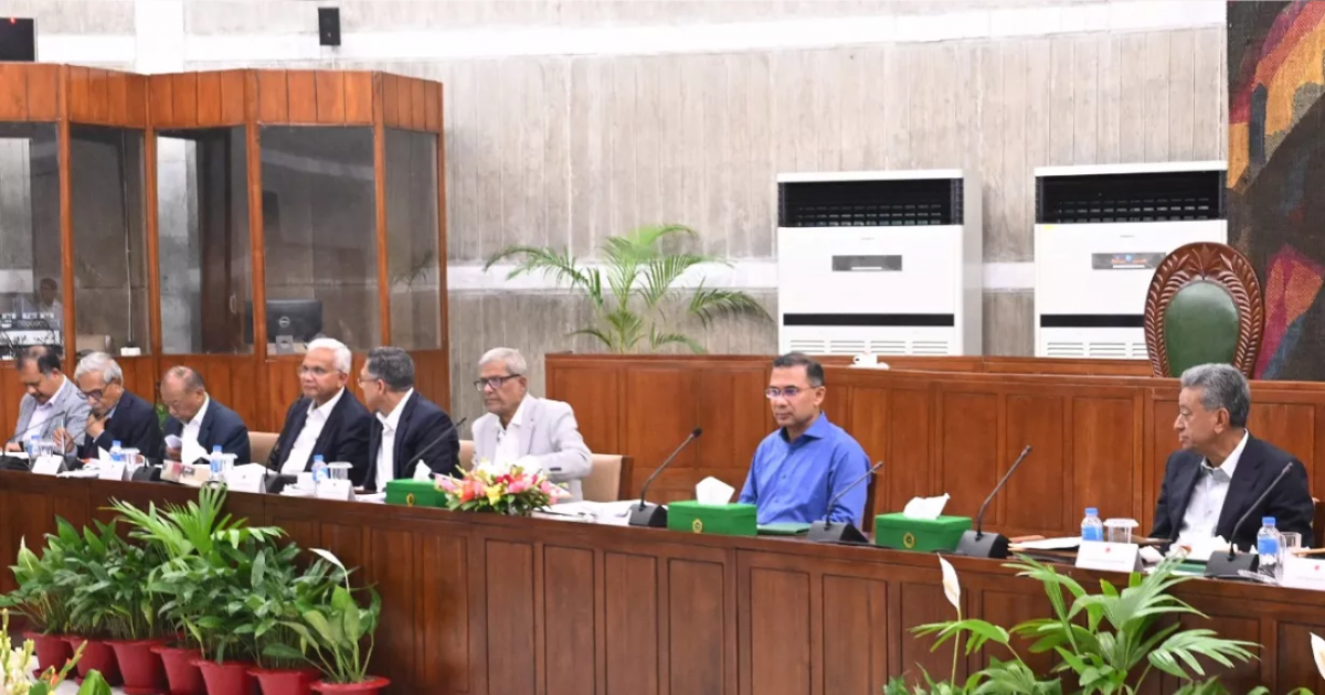 সরকারি যানবাহনে জ্বালানি খরচ ৩০% কমানোর সিদ্ধান্ত, প্রধানমন্ত্রী-মন্ত্রীদের গাড়িও অন্তর্ভুক্ত