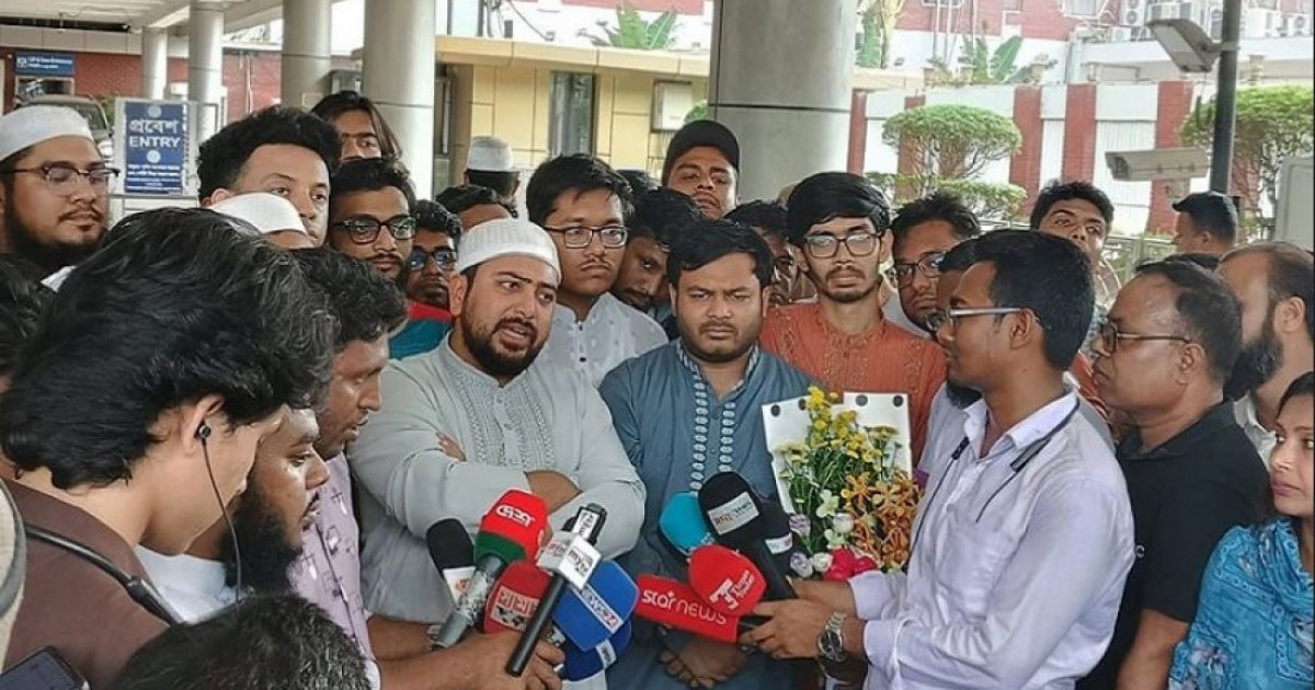জাতীয় নাগরিক পার্টির নাহিদ ইসলামের অভিযোগ: তত্ত্বাবধায়ক সরকার প্রক্রিয়া 'ইঞ্জিনিয়ারিং' করেছে
