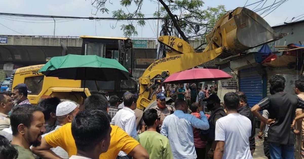ঢাকা দক্ষিণ সিটি কর্পোরেশনের অভিযানে সিল হলো ৩১টি অবৈধ বাস টিকিট কাউন্টার