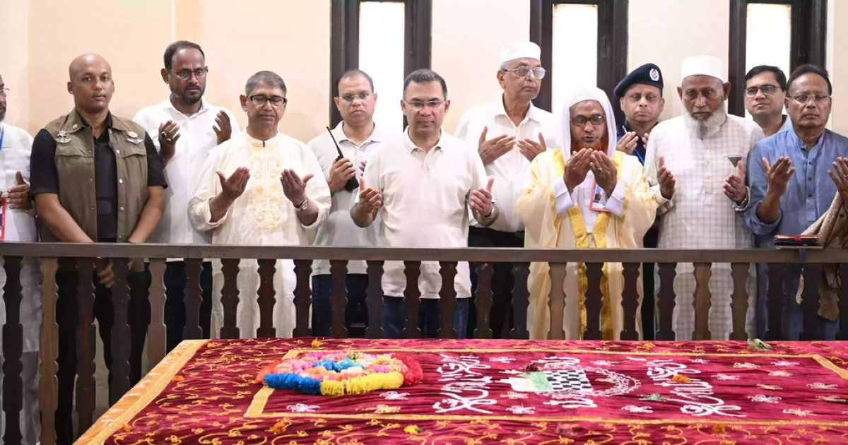 প্রধানমন্ত্রী তারেক রহমানের টাঙ্গাইলে মাওলানা ভাসানীর সমাধি ও বাসস্থান পরিদর্শন