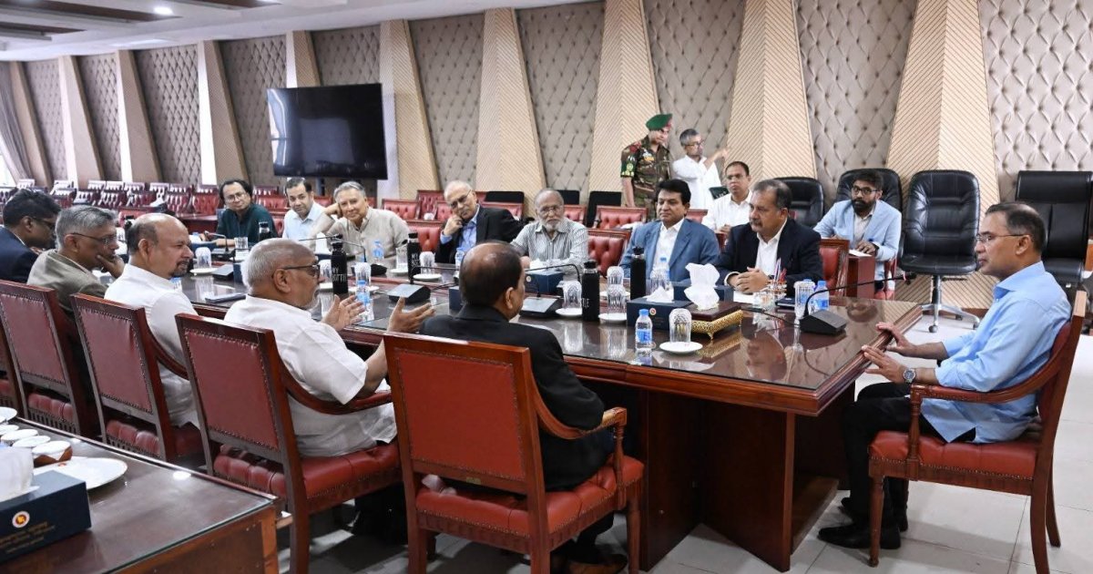 প্রধানমন্ত্রী তারেক রহমানের নোয়াবের সাথে বৈঠক: সংবাদপত্র স্বাধীনতার প্রতি দৃঢ় অবস্থান