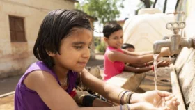 Unicef: Children face extremely high risk in Bangladesh&rsquo;s scorching heatwave