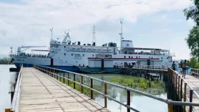 Food-laden ship sets sail from Cox's Bazar to Saint Martin's Island