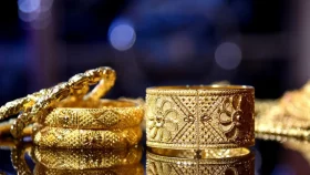 Gold prices hit new record