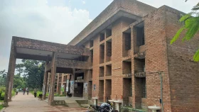 1,300 ex-students, many tied to Chhatra League, occupy JU halls
