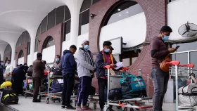 Struggles of Migrant Workers: Lack of language skills hinders fair wages in Gulf jobs