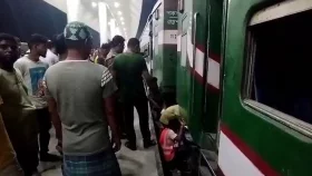 Panchagarh Express train derails in Tangail