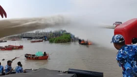 5 people burnt as fishing trawler caught fire in Karnaphuli River