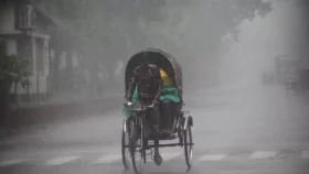 Air quality moderate as rain drenches Dhaka
