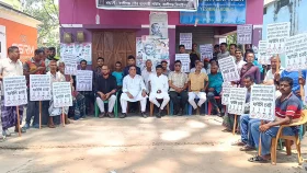 Family, supporters await return of MP Anar&rsquo;s body