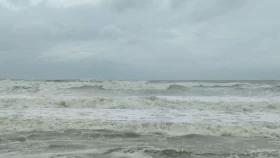 Cyclone Remal triggers thunderstorms, rough seas in Cox's Bazar