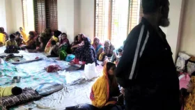 Cyclone Remal: Mongla residents start taking refuge in shelters