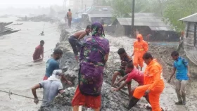 Unicef: 3.2m Children at risk as Cyclone Remal hits hard in coastal areas of Bangladesh
