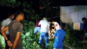 300,000 customers lose power in Feni due to Cyclone Remal