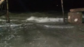 Cyclone Remal crosses Bangladesh coast