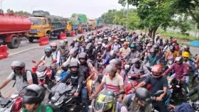 Long tailbacks over Padma Bridge as homebound rush begins