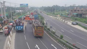 One-way traffic implemented on Bangabandhu Bridge to ease Eid rush