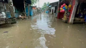 Rain-triggered flooding maroons nearly 200,000 in Moulvibazar
