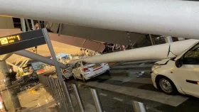 Delhi airport roof collapse kills one, injures eight