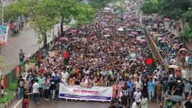 Students block Shahbagh demanding quota abolition