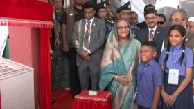 PM opens &lsquo;Bangabandhu Corner&rsquo; at Tungipara school