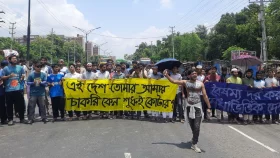 Bangla Blockade: JU students block Dhaka-Aricha highway