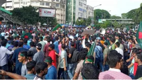 Bangla Blockade: Traffic halted as students block major roads in Dhaka