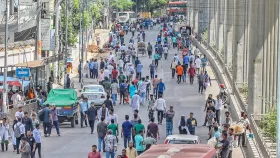 Anti-quota blockades cause widespread public distress in Dhaka