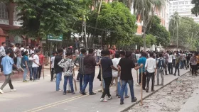 Chhatra League-Quota reformist clash: Hundreds of injured taken to DMCH