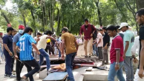 2 photojournalists injured in Chhatra League-quota reformists clash at DU