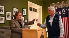 New Hampshire hamlet tied in first US Election day votes