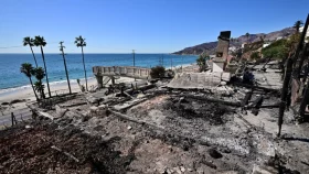 Los Angeles fire evacuees told no return for at least a week