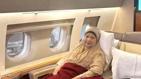 Khaleda lands in Dhaka